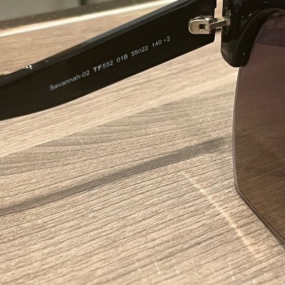 TOM FORD sunglass! Black frame w/brown gradient lenses!TF 552 01b 55-22 140 - Picture 1 of 9